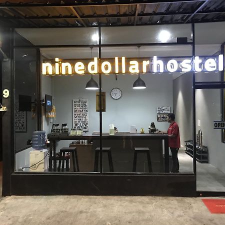 Nine Dollar Hostel 레기안 외부 사진