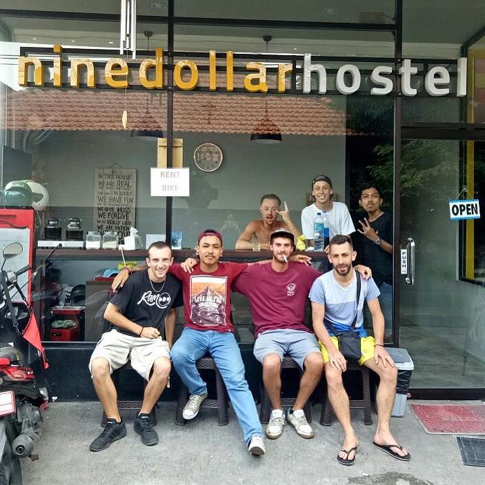 Nine Dollar Hostel 레기안 외부 사진